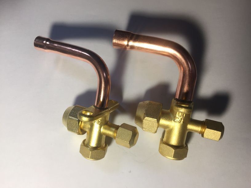 Split valve nozzle
