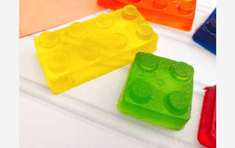 Lego gummy