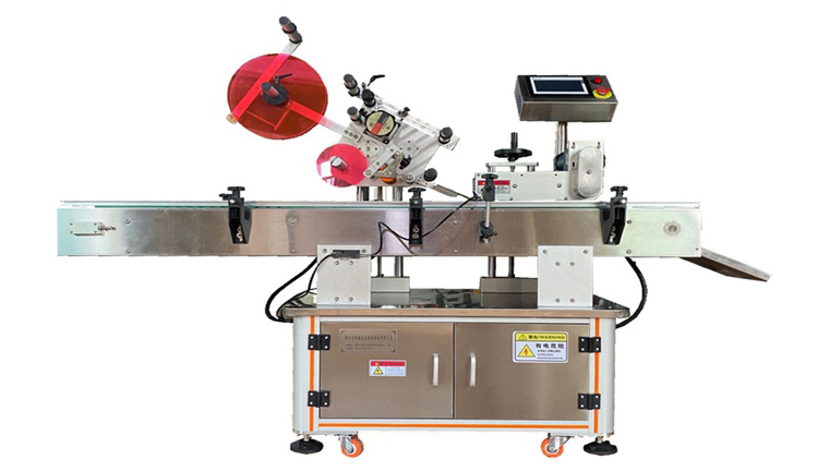 Horizontal labeling machine