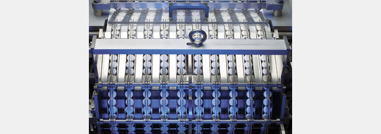 Strip packing machine