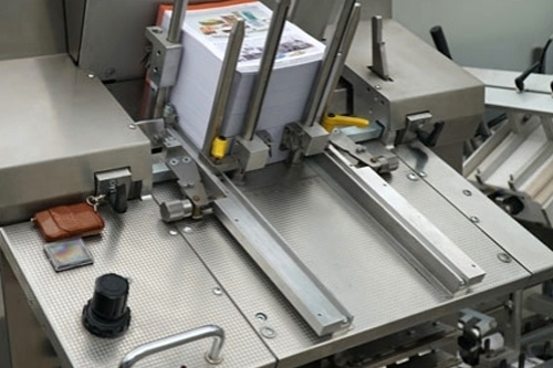 Leaflet Feeding Unit