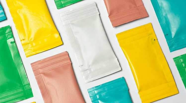 Plastic sample sachets-photo credits professionalbeauty