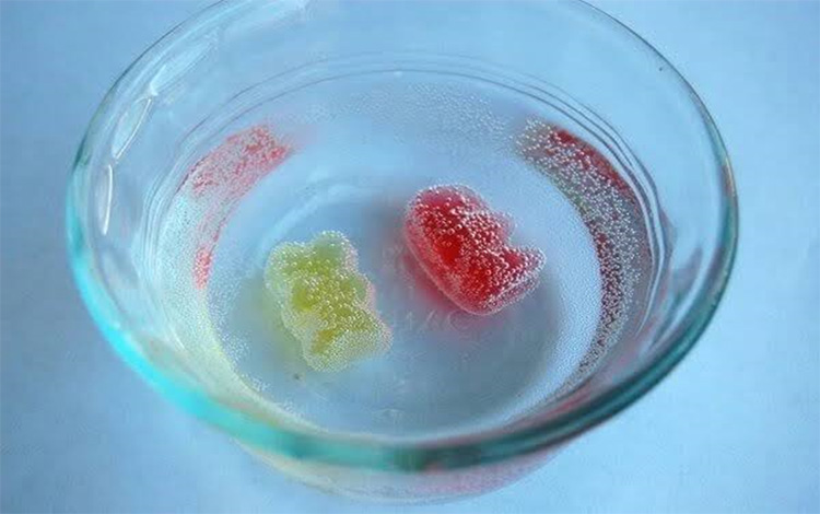 Dissolve Gummy Bears In Hot Water