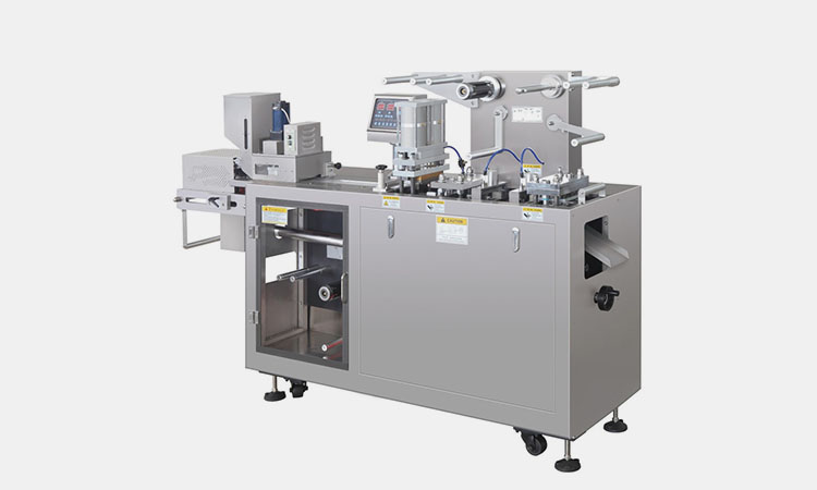 Roller type blister packaging machine