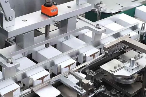 Carton sealer