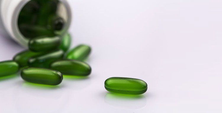 Gelatin capsules with external enteric coating