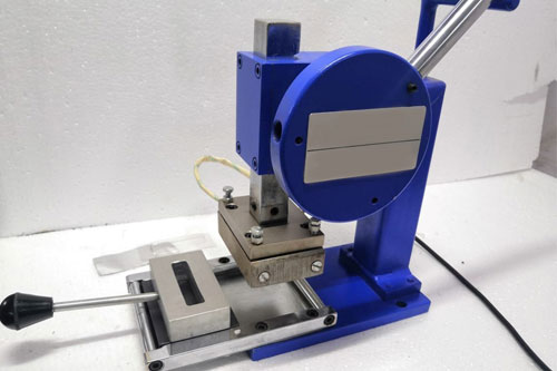 Manual blister thermoforming machine