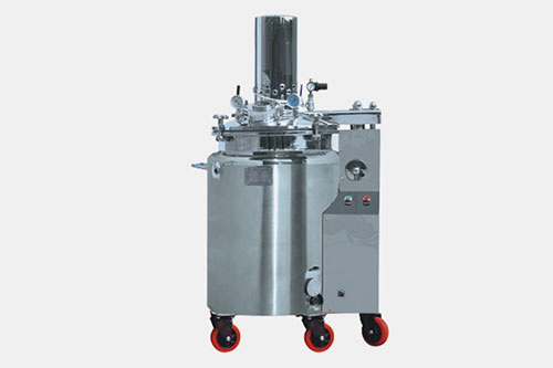 Gelatin melting tank