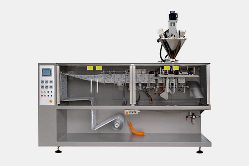 Pouch or sachet packaging machine