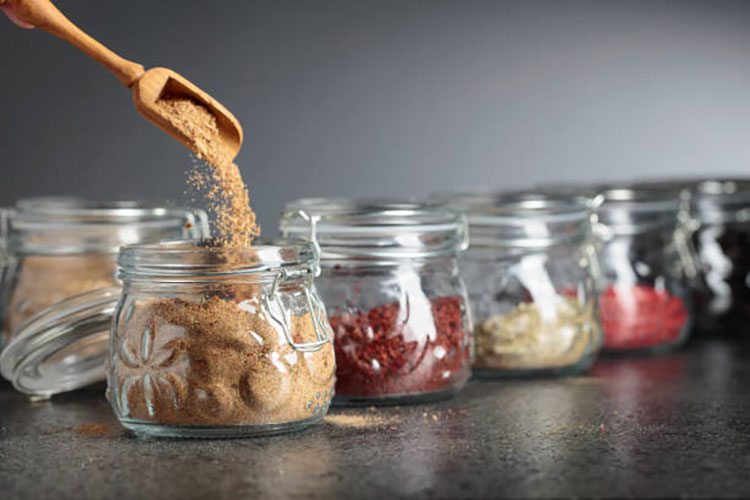 Compatible with containers size and materials