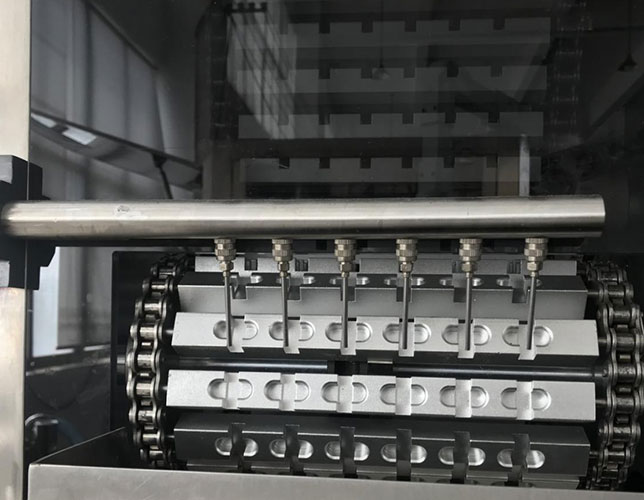 Capsule ejection device