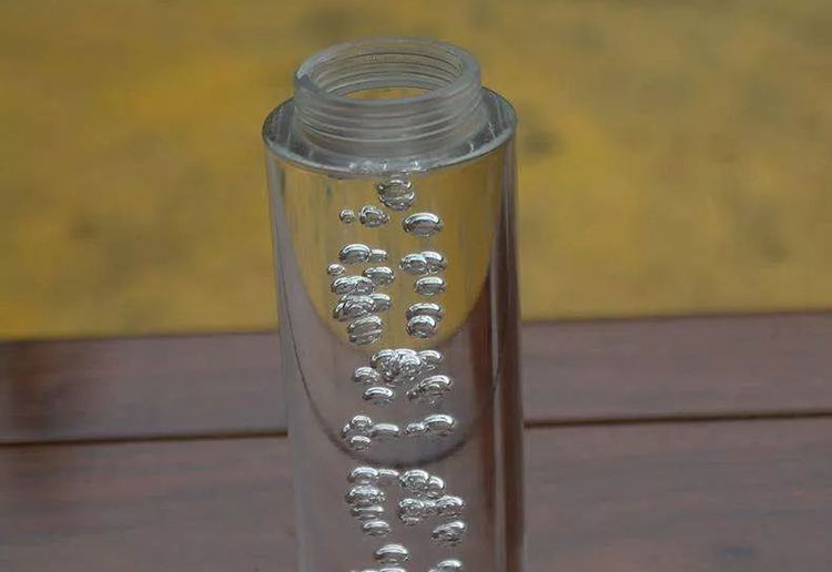 Air entrapment or foaming