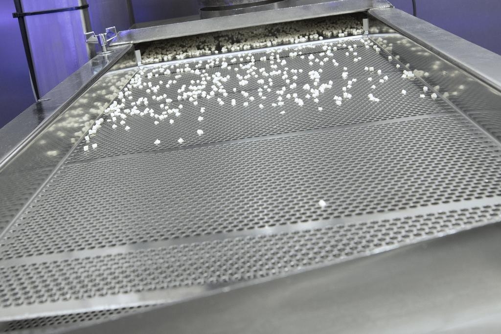 Sieving granules