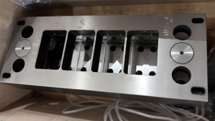 Three extra sets of cutting knives