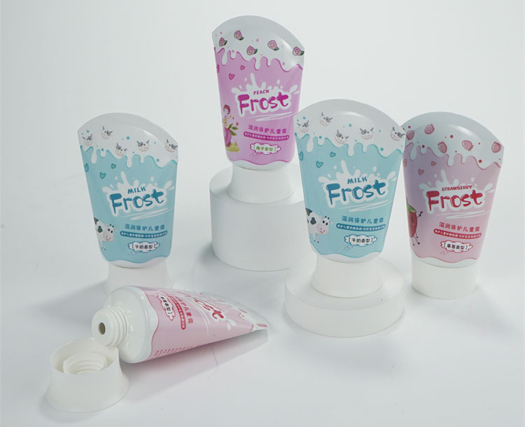 Arc cut and curved seal on cosmetic tubes