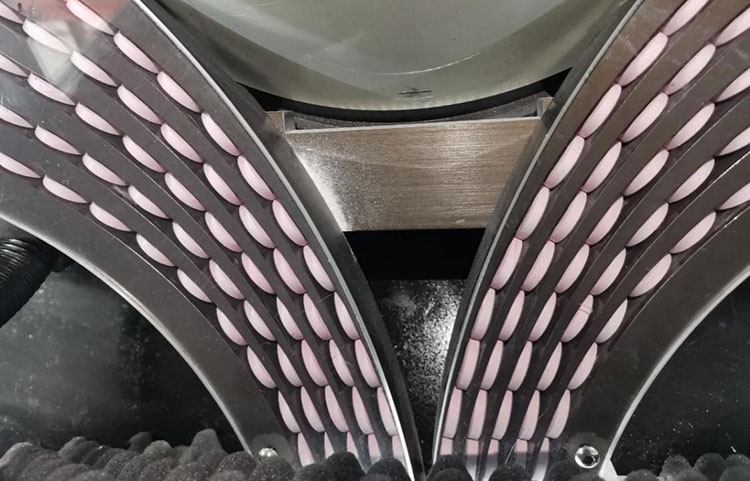 Double-track vibratory bowl