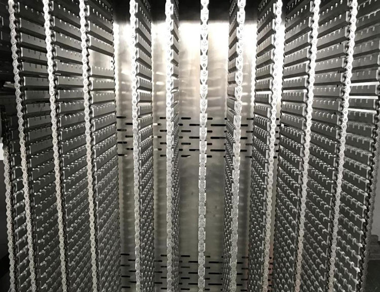 hanging free-rotating drying mold