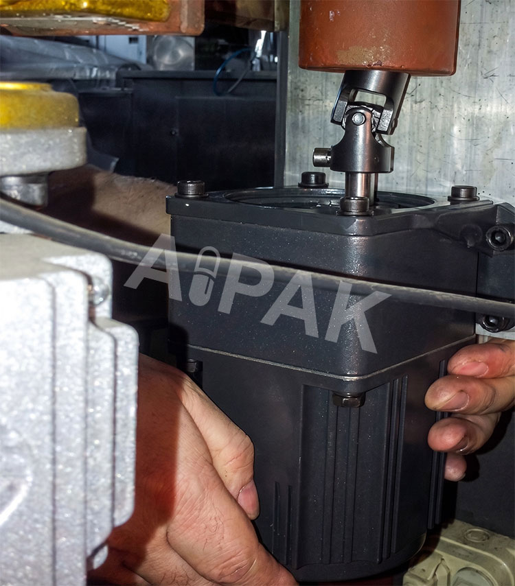 Capsule-filling-machine-mold-change-1