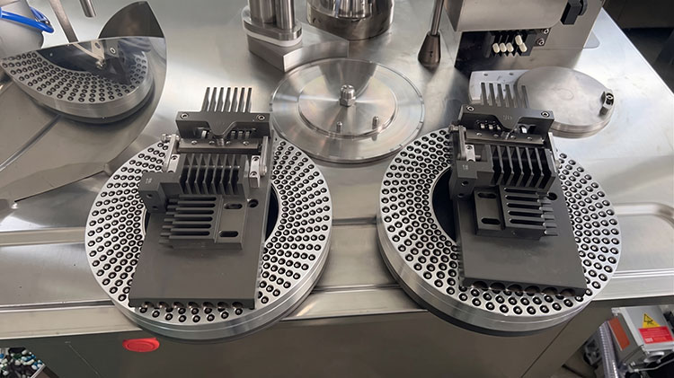 Parts of AIPAK’s semi-automation capsule filling machine